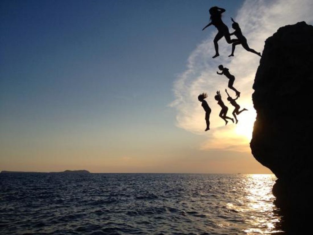 coasteering in croyde north devon